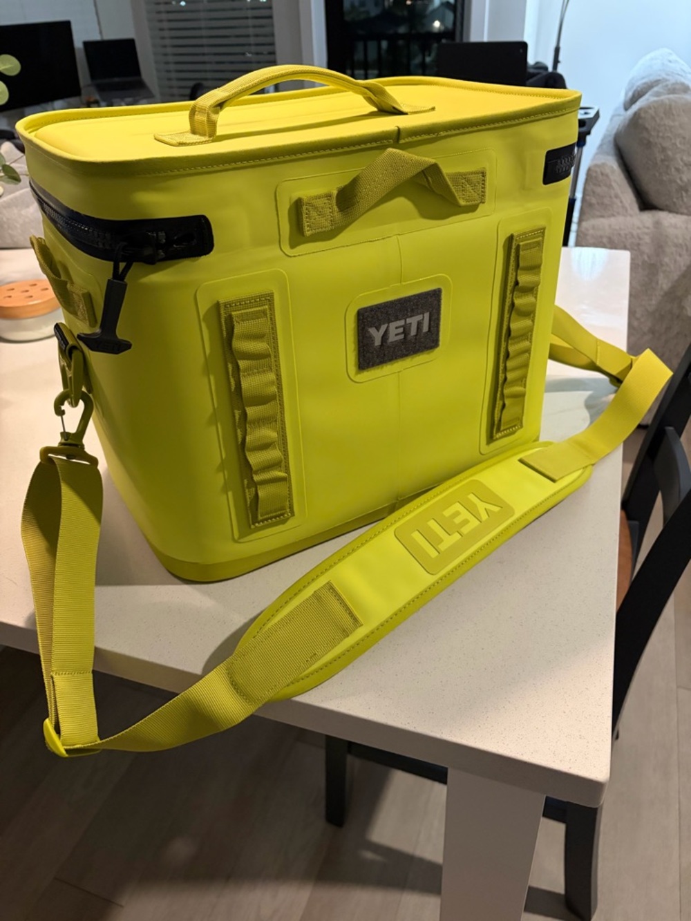NWOT Yeti Hopper 18 Firefly Yellow Soft-Sided Cooler with Padded Shoulder Strap
